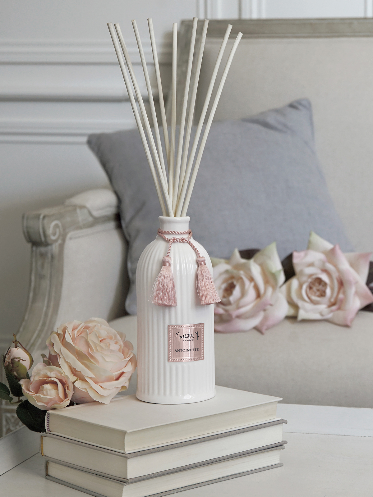 Antoinette ���R�w�F�g